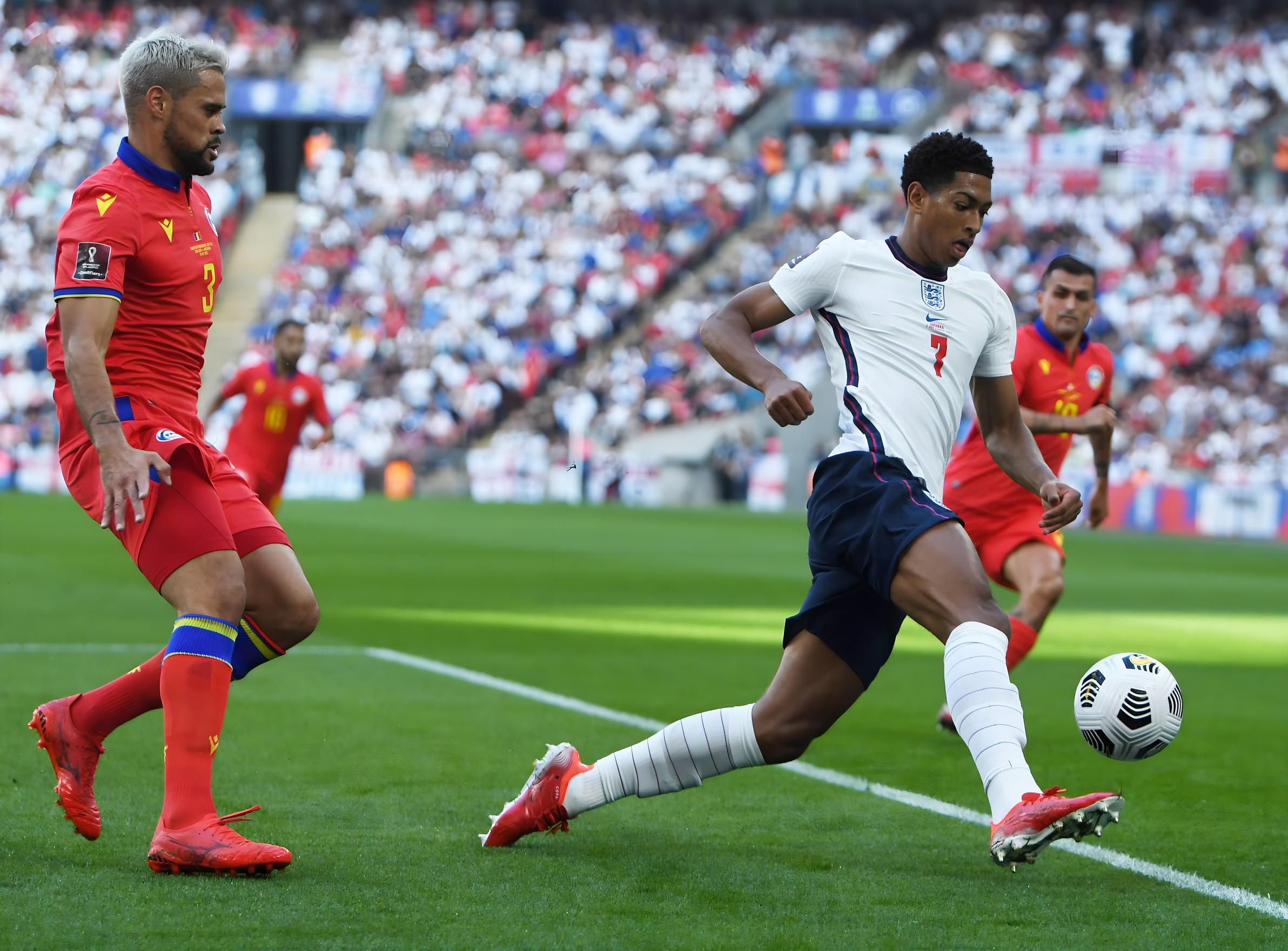 充满了悬念 充满了悬念