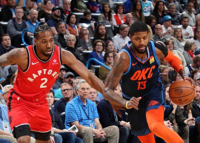 她在面对世 她在面对世