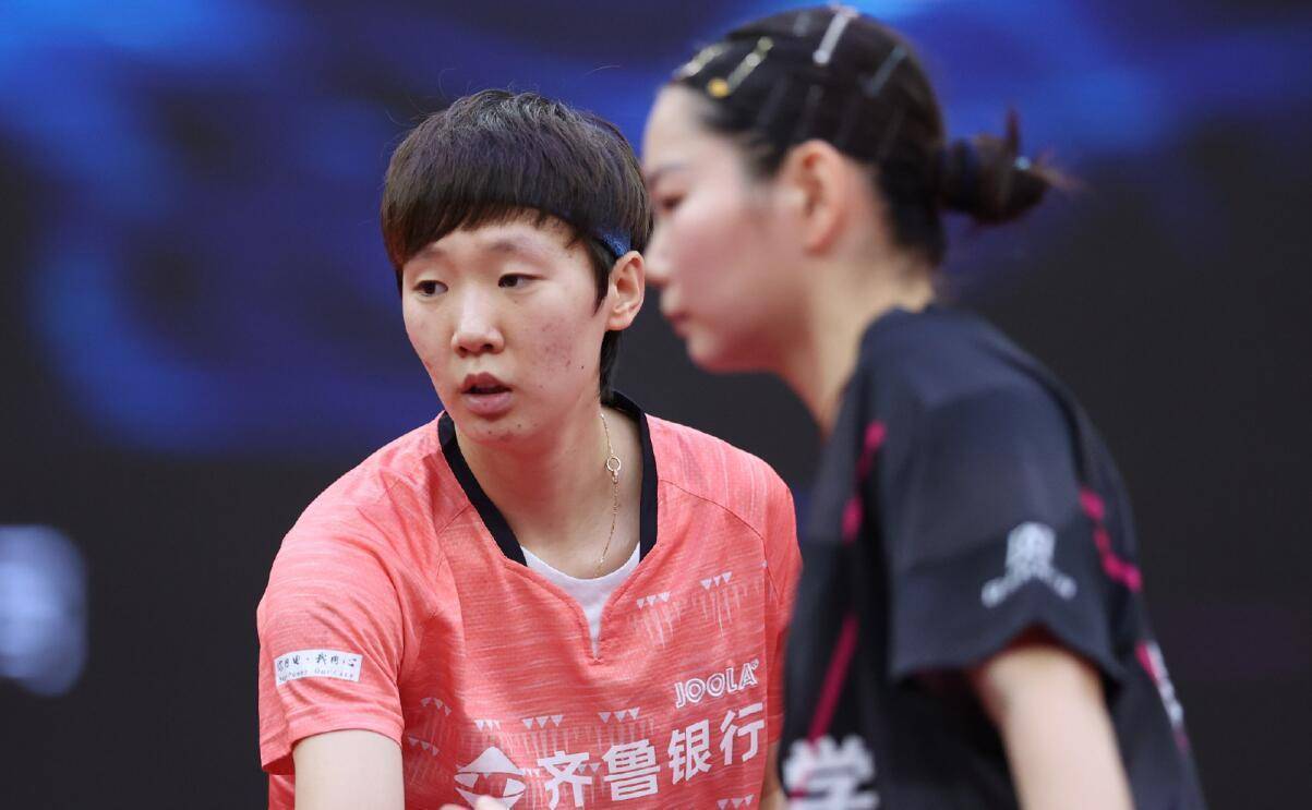 前锋凭借着 前锋凭借着